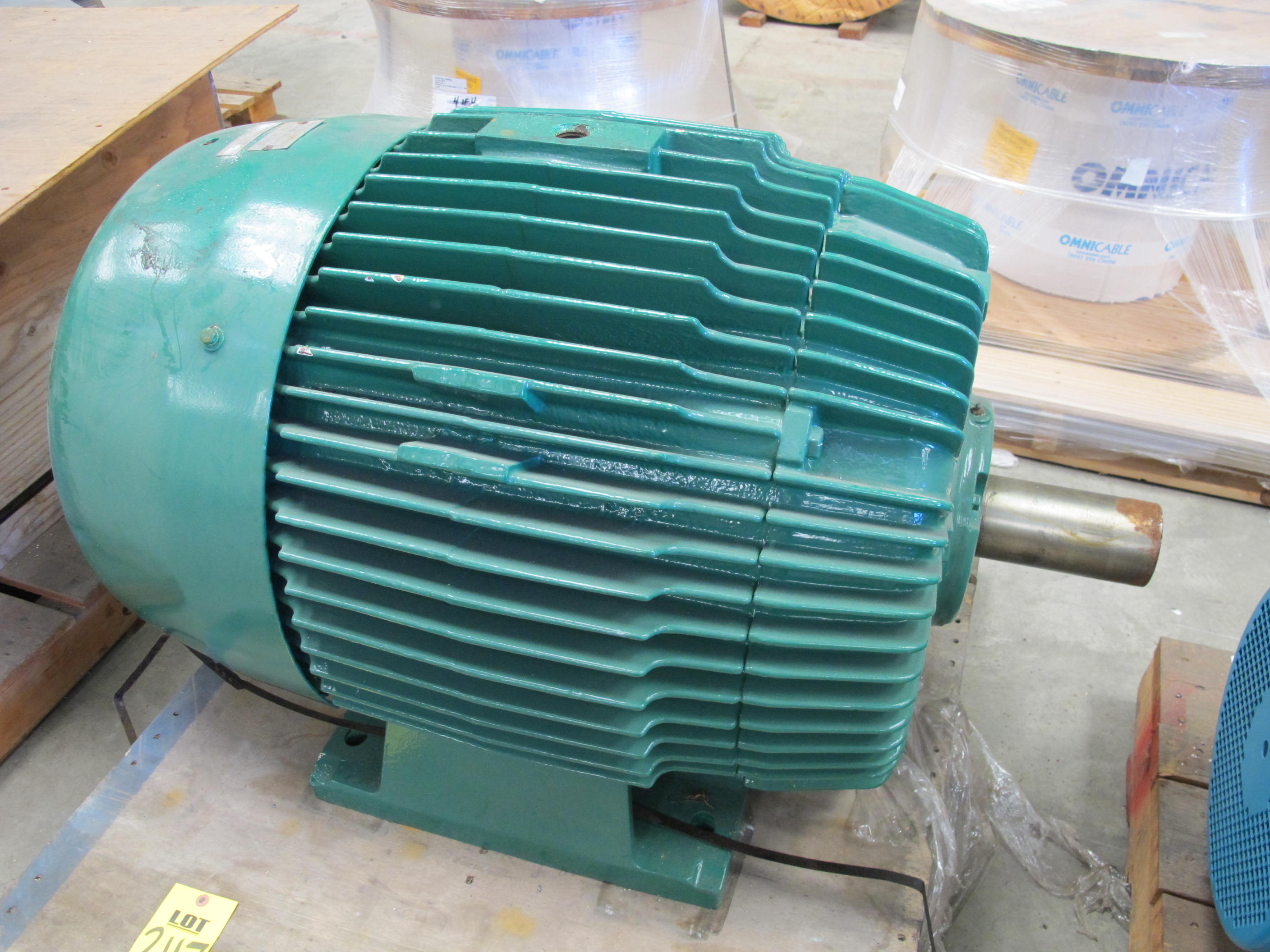 MOTOR, ELECTRIC TYPE, 70 HORSEPOWER, 460VAC, 3 PHASE, 60HZ ELEC RATING, 707 RPM, D504 FRAME, 102 AMPS. ORIGINAL MOTOR FOR MAIN AND STANDBY HYDROGENSEAL OIL PUMPS. ENGLISH ELECTRIC DRAWING NUMBER C6151149970043(D504) (W-44) LOADING & HANDLING FEE $15-